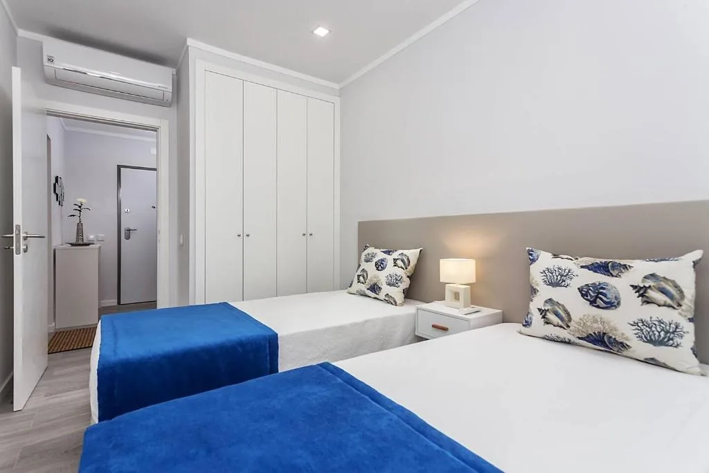 Luxury Beach Apartment — interior 21